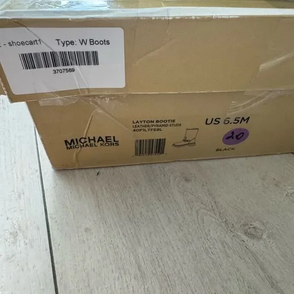 NEW Michael Kors Layton Leather boots with  gold studs short booties sz 6.5 - Picture 11 of 16